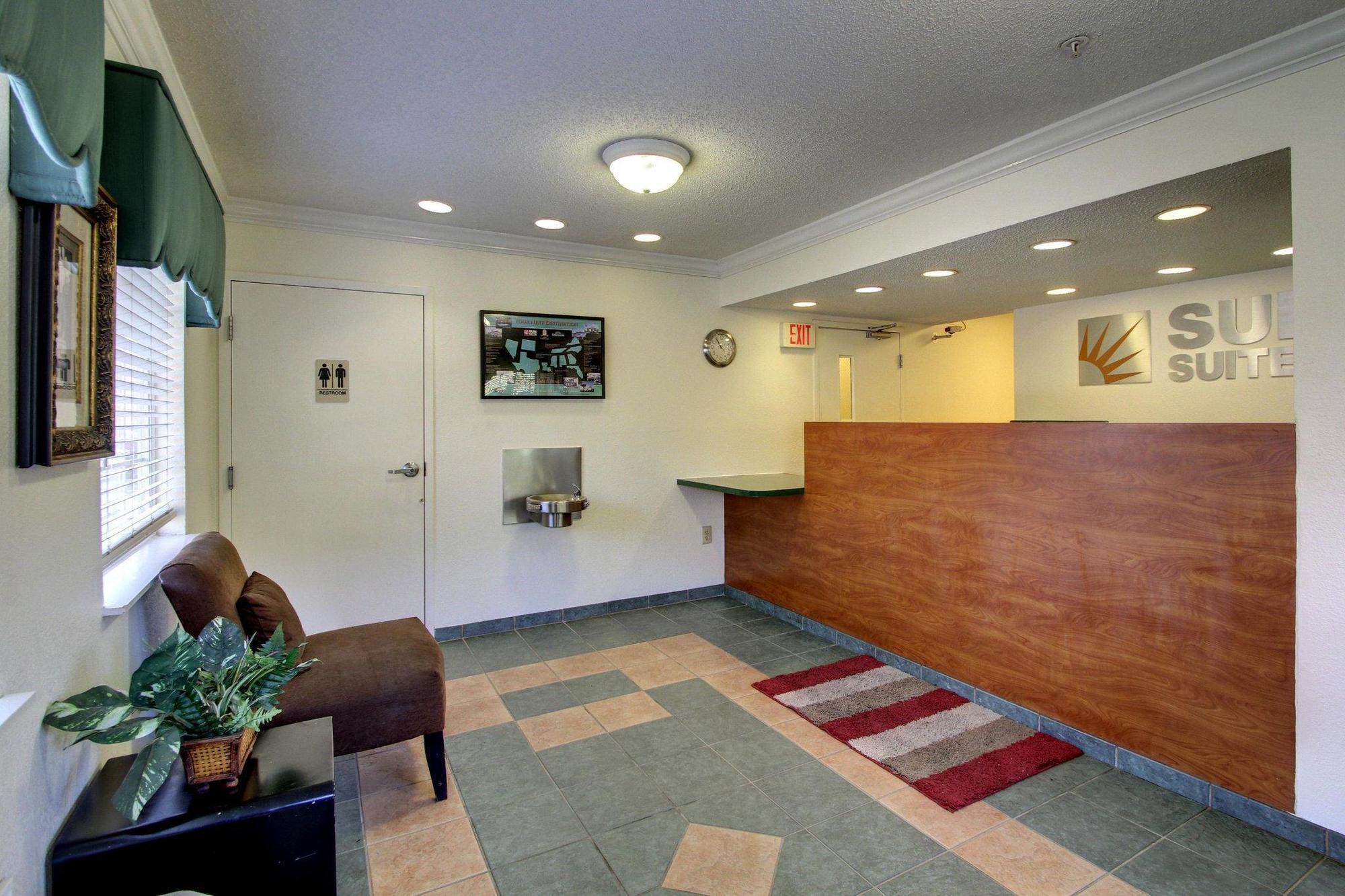 Intown Suites Extended Stay Birmingham Al - Lakeshore Parkway エクステリア 写真